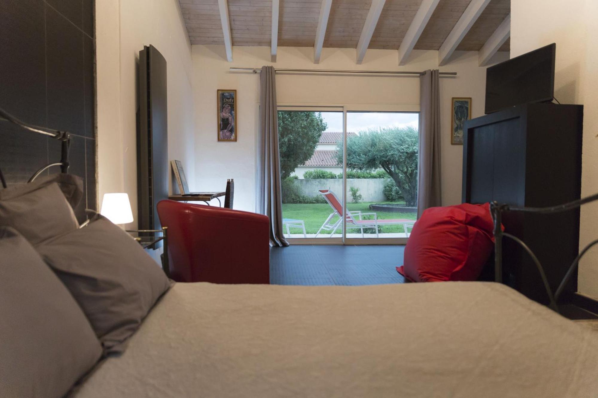 Hotel La Casa Nert à Millas Extérieur photo